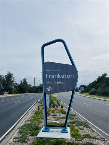 Welcome to Frankston sign